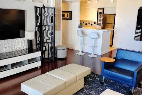 Condo in Miami Beach, Florida, 1 bedroom  № 1974799 - photo 7
