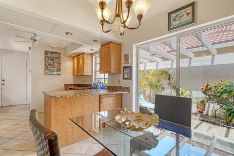 House in Sarasota, Florida 3 bedrooms, 154.03 sq.m. № 1666510 - photo 6