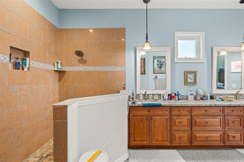 Casa en venta en Bradenton, Florida, 4 dormitorios, 304.53 m2 № 1904425 - foto 26