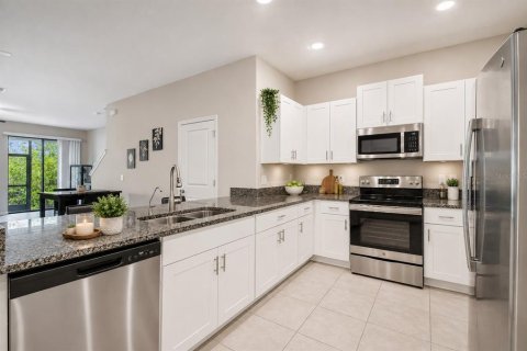 Touwnhouse à vendre à Ruskin, Floride: 3 chambres, 166.85 m2 № 2091582 - photo 2