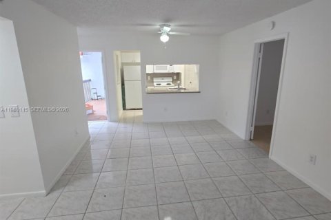 Copropriété à louer à Miami, Floride: 3 chambres, 92.25 m2 № 2023454 - photo 8