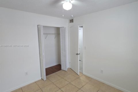 Copropriété à louer à Miami, Floride: 3 chambres, 92.25 m2 № 2023454 - photo 15