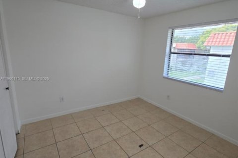 Copropriété à louer à Miami, Floride: 3 chambres, 92.25 m2 № 2023454 - photo 9