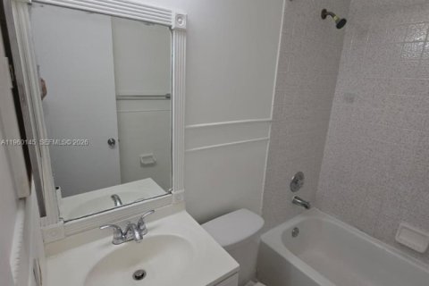 Copropriété à louer à Miami, Floride: 3 chambres, 92.25 m2 № 2023454 - photo 11