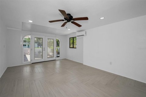 Villa ou maison à vendre à Madeira Beach, Floride: 4 chambres, 172.52 m2 № 1917985 - photo 16