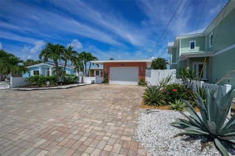Villa ou maison à vendre à Madeira Beach, Floride: 4 chambres, 172.52 m2 № 1917985 - photo 5