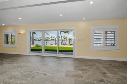 Villa ou maison à vendre à Madeira Beach, Floride: 4 chambres, 172.52 m2 № 1917985 - photo 25
