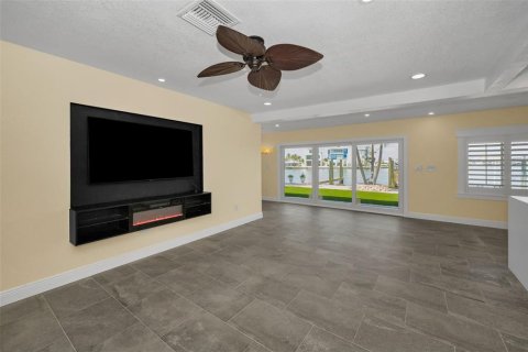 Villa ou maison à vendre à Madeira Beach, Floride: 4 chambres, 172.52 m2 № 1917985 - photo 23
