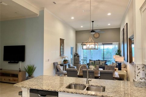 Condo in Bradenton, Florida, 2 bedrooms  № 2205724 - photo 8