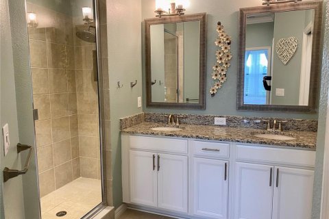 Condo in Bradenton, Florida, 2 bedrooms  № 2205724 - photo 16