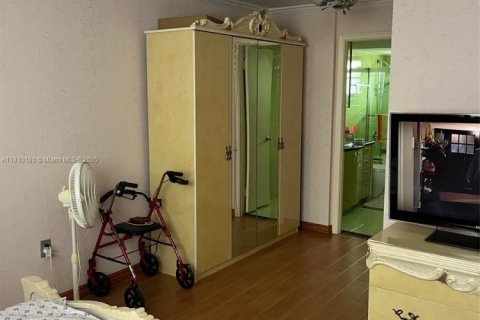 Condo in North Miami Beach, Florida, 2 bedrooms  № 1752731 - photo 19