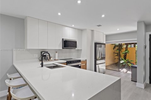 Touwnhouse à vendre à Doral, Floride: 3 chambres, 159.05 m2 № 2254105 - photo 11