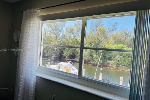 Copropriété à vendre à Pompano Beach, Floride: 2 chambres, 84.54 m2 № 1882278 - photo 12