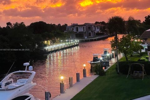 Copropriété à vendre à Pompano Beach, Floride: 2 chambres, 84.54 m2 № 1882278 - photo 1