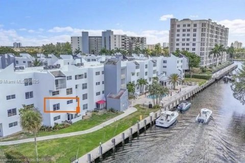 Copropriété à vendre à Pompano Beach, Floride: 2 chambres, 84.54 m2 № 1882278 - photo 22