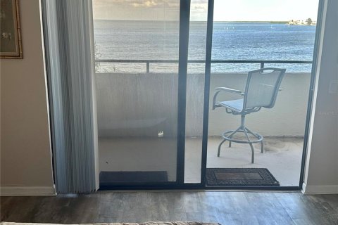Купить кондоминиум в Гудзон, Флорида 6 комнат, 114.83м2, № 2096705 - фото 15