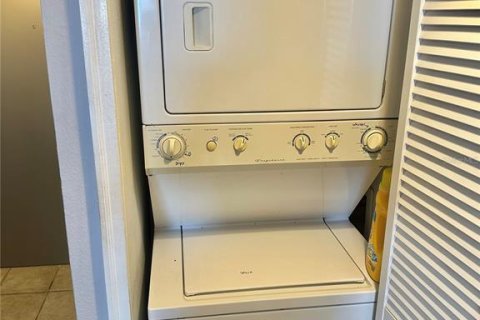 Купить кондоминиум в Гудзон, Флорида 6 комнат, 114.83м2, № 2096705 - фото 24