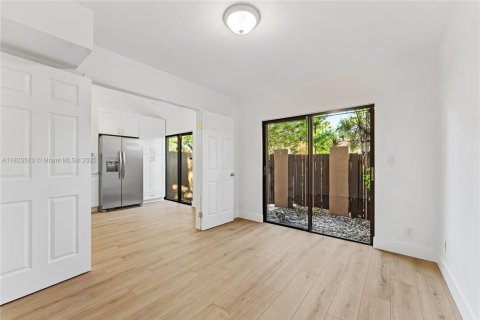 Townhouse in Tamarac, Florida 3 bedrooms, 115.66 sq.m. № 1970883 - photo 6