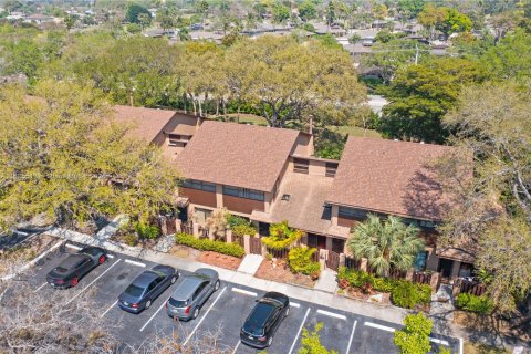 Townhouse in Tamarac, Florida 3 bedrooms, 115.66 sq.m. № 1970883 - photo 30