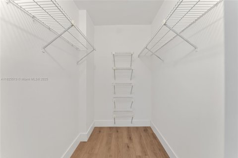 Townhouse in Tamarac, Florida 3 bedrooms, 115.66 sq.m. № 1970883 - photo 16