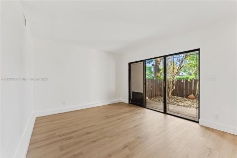 Townhouse in Tamarac, Florida 3 bedrooms, 115.66 sq.m. № 1970883 - photo 8