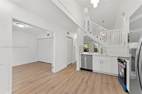 Townhouse in Tamarac, Florida 3 bedrooms, 115.66 sq.m. № 1970883 - photo 4