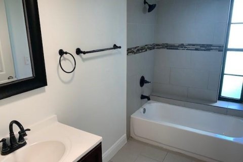 Condo in Boca Raton, Florida, 2 bedrooms  № 2381462 - photo 16