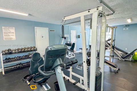 Condominio en alquiler en North Bay Village, Florida, 1 dormitorio, 57.6 m2 № 2009295 - foto 21