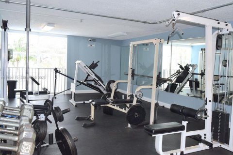 Condominio en alquiler en North Bay Village, Florida, 1 dormitorio, 57.6 m2 № 2009295 - foto 11