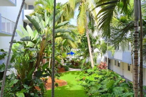 Condominio en alquiler en North Bay Village, Florida, 1 dormitorio, 57.6 m2 № 2009295 - foto 13