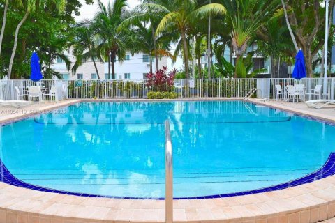 Condominio en alquiler en North Bay Village, Florida, 1 dormitorio, 57.6 m2 № 2009295 - foto 15