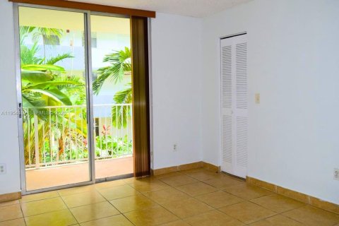 Condominio en alquiler en North Bay Village, Florida, 1 dormitorio, 57.6 m2 № 2009295 - foto 7