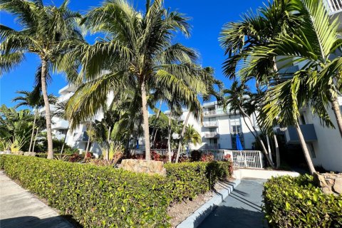 Condominio en alquiler en North Bay Village, Florida, 1 dormitorio, 57.6 m2 № 2009295 - foto 29