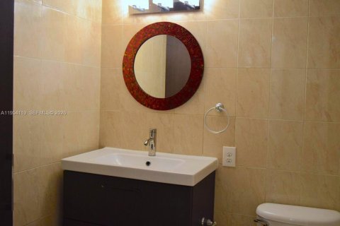 Condominio en alquiler en North Bay Village, Florida, 1 dormitorio, 57.6 m2 № 2009295 - foto 9