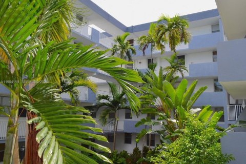 Condominio en alquiler en North Bay Village, Florida, 1 dormitorio, 57.6 m2 № 2009295 - foto 14