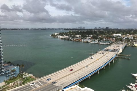 Condominio en venta en North Bay Village, Florida, 2 dormitorios, 95.69 m2 № 1786551 - foto 13