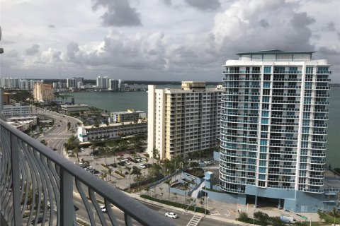 Condominio en venta en North Bay Village, Florida, 2 dormitorios, 95.69 m2 № 1786551 - foto 12
