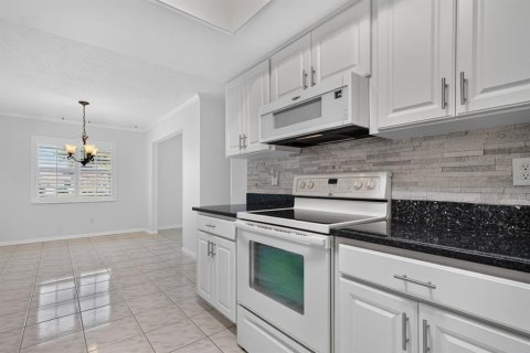 Copropriété à vendre à Sun City Center, Floride: 2 chambres, 169.92 m2 № 2396608 - photo 19