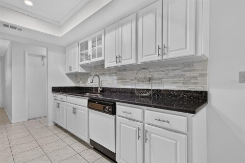 Copropriété à vendre à Sun City Center, Floride: 2 chambres, 169.92 m2 № 2396608 - photo 17