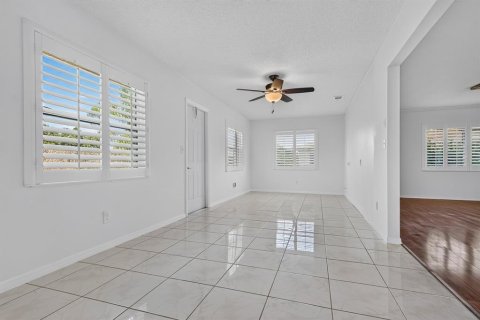 Copropriété à vendre à Sun City Center, Floride: 2 chambres, 169.92 m2 № 2396608 - photo 11