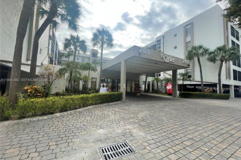 Купить кондоминиум в Санни-Айлс-Бич, Флорида 2 спальни, 83.8м2, № 2003496 - фото 24
