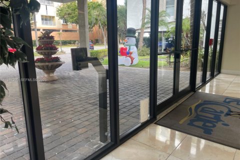 Купить кондоминиум в Санни-Айлс-Бич, Флорида 2 спальни, 83.8м2, № 2003496 - фото 18