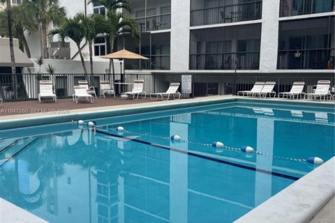 Купить кондоминиум в Санни-Айлс-Бич, Флорида 2 спальни, 83.8м2, № 2003496 - фото 13