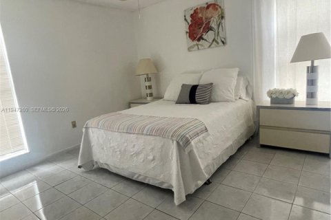 Купить кондоминиум в Санни-Айлс-Бич, Флорида 2 спальни, 83.8м2, № 2003496 - фото 12