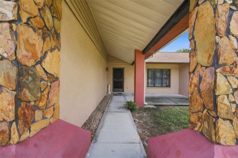 Villa ou maison à vendre à Spring Hill, Floride: 2 chambres, 113.81 m2 № 2419129 - photo 6