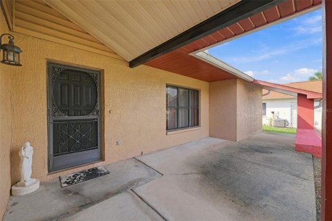 Villa ou maison à vendre à Spring Hill, Floride: 2 chambres, 113.81 m2 № 2419129 - photo 7