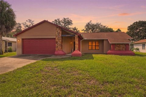 Villa ou maison à Spring Hill, Floride 2 chambres, 113.81 m2 № 2419129