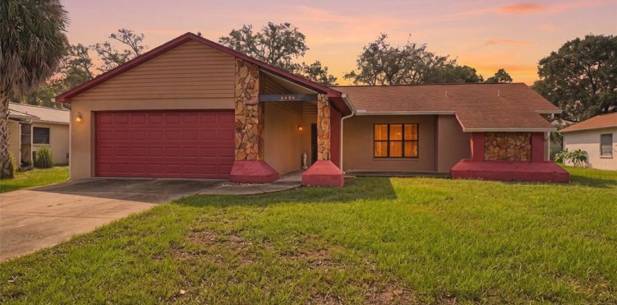 Villa ou maison à Spring Hill, Floride 2 chambres, 113.81 m2 № 2419129