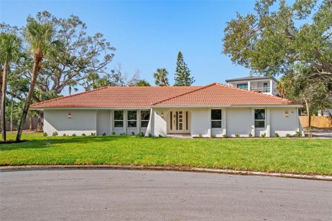 House in Sarasota, Florida 3 bedrooms, 196.4 sq.m. № 2304404
