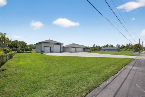 House in West Palm Beach, Florida 4 bedrooms, 232.16 sq.m. № 1892850 - photo 7